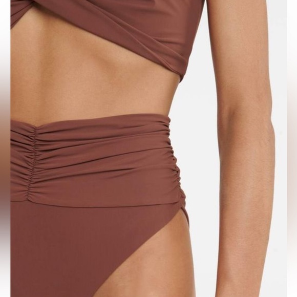 MAGDA BUTRYM
NEW High-rise ruched bikini bottoms size 42/8 - Picture 2 of 5